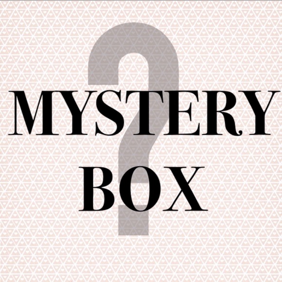Other - Women’s Mystery Reseller Box 8 items for $25
